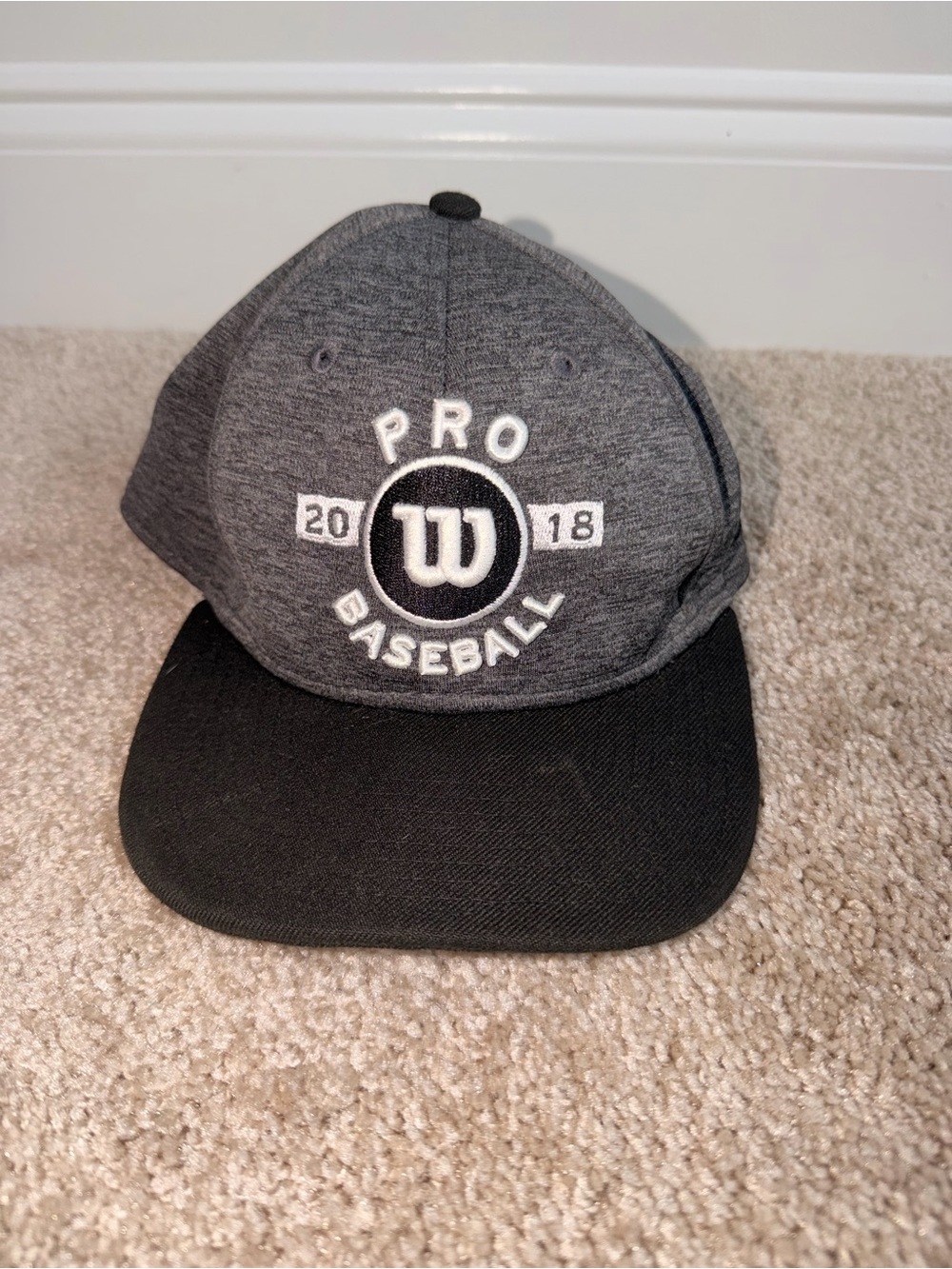 Wilson Kids Pro Baseball Snapback Hat - Gray & Black